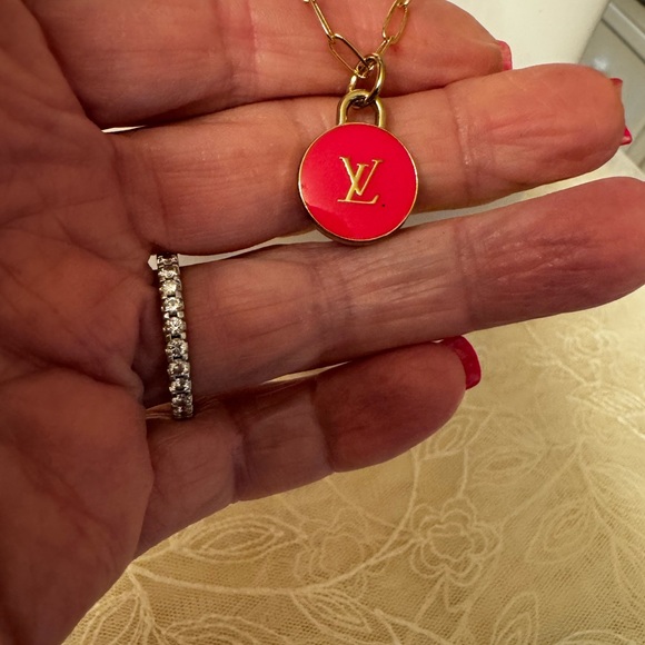 Louis Vuitton zipper pull necklace - Picture 4 of 4